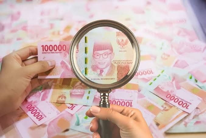 cara_gampang_deteksi_uang_palsu_dengan_handphone