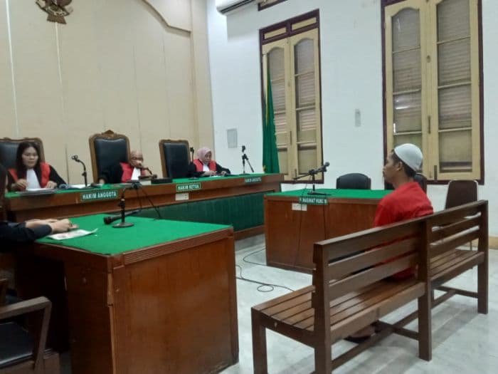 pn_medan_vonis_15_tahun_penjara_untuk_nefri_zaldi_pencuri_sandal_hermes_rp15_juta