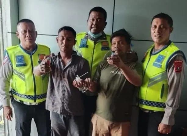 razia_lalu_lintas_di_medan_polisi_temukan_bong_sabu_di_truk_colt_diesel