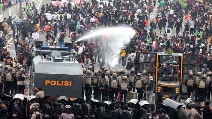 bem_si_aksi_lanjutan_usai_sopir_ojol_tewas_dilindas_rantis_brimob