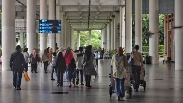juni_2025_arus_penumpang_udara_dan_laut_di_sumut_melonjak