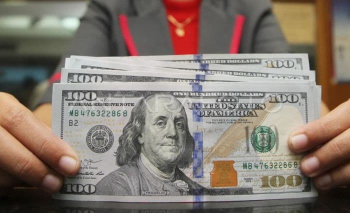 rupiah_melemah_dolar_as_menguat_ke_rp16622_pada_perdagangan_hari_ini_