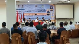 wali_kota_pematangsiantar_harap_ukw_lahirkan_wartawan_profesional_dan_beretika