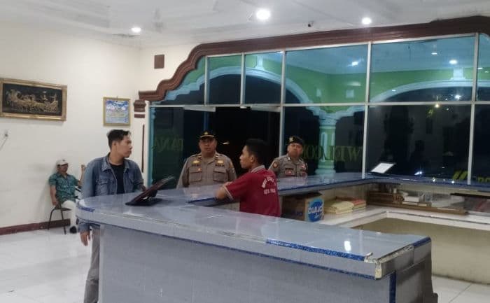 antisipasi_3c_dan_geng_motor_polres_labusel_sambangi_sejumlah_objek_vital_