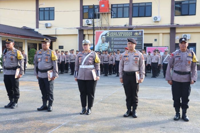 berhasil_gunakan_aplikasi_sot_5_personel_polres_pematangsiantar_terima_penghargaan