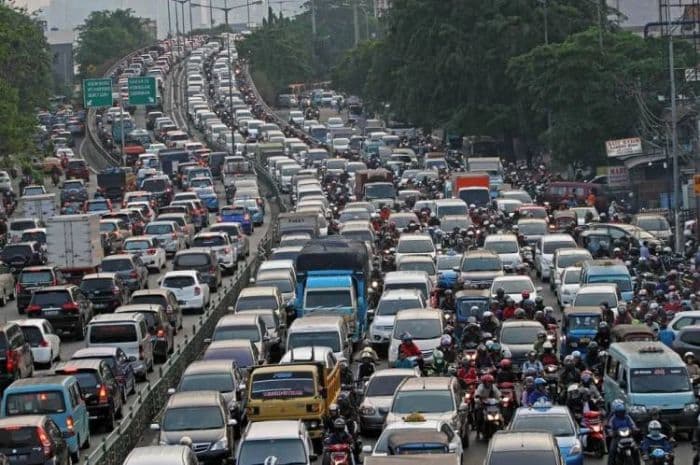 medan_posisi_15_kota_termacet_di_dunia_ini_respon_satlantas_polrestabes