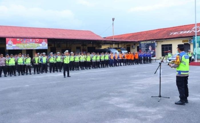 209_personel_tim_gabungan_amankan_takbiran_dan_sholat_ied_di_tebing_tinggi