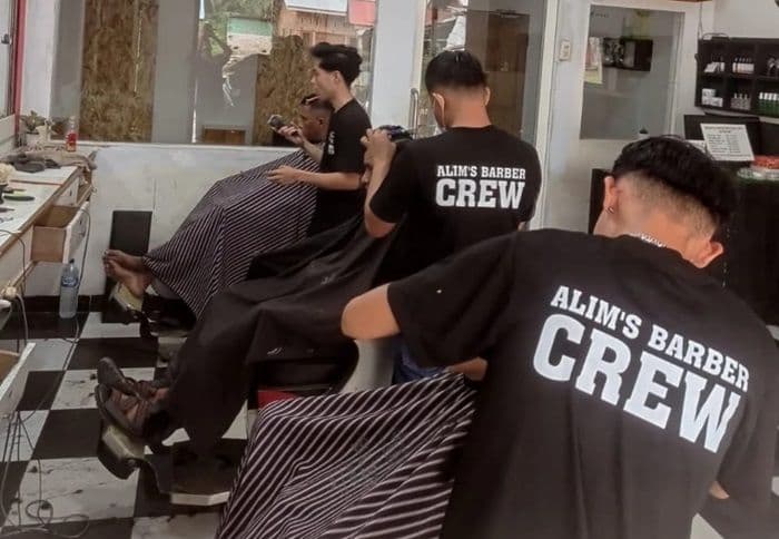 jasa_pangkas_rambut_banjir_orderan_jelang_lebaran