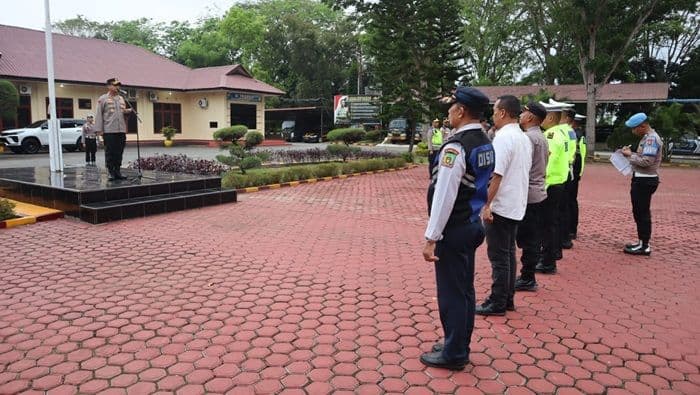 polres_langkat_kerahkan_200_personel_gabungan_amankan_malam_takbiran
