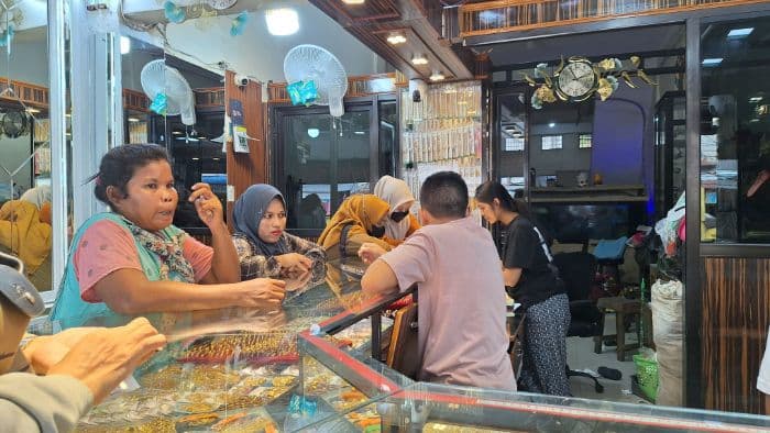 harga_emas_cenderung_stabil_ini_penyebabnya