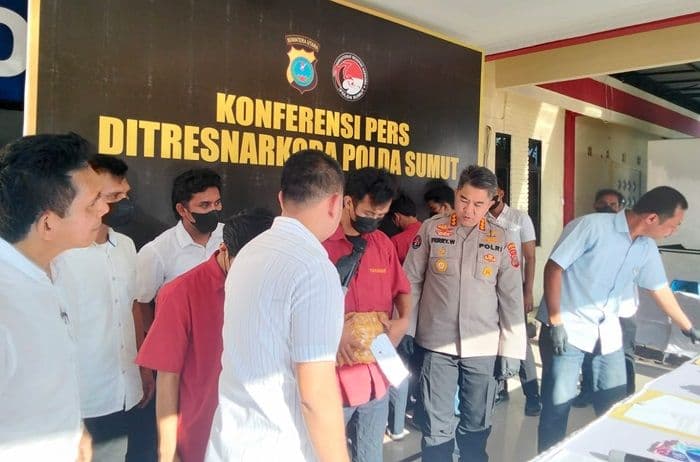 polda_sumut_gagalkan_penyelundupan_lima_kilo_sabu_di_bandara_kualanamu