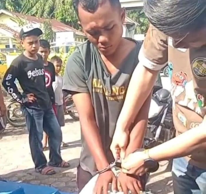 kepergok_curi_padi_rizky_dikejar_warga_hingga_terperosok_ke_parit