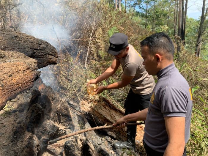 lahan_5_hektar_di_dua_titik_samosir_terbakar