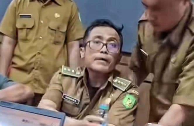 viral_camat_medan_barat_sesak_napas_diperiksa_inspektorat