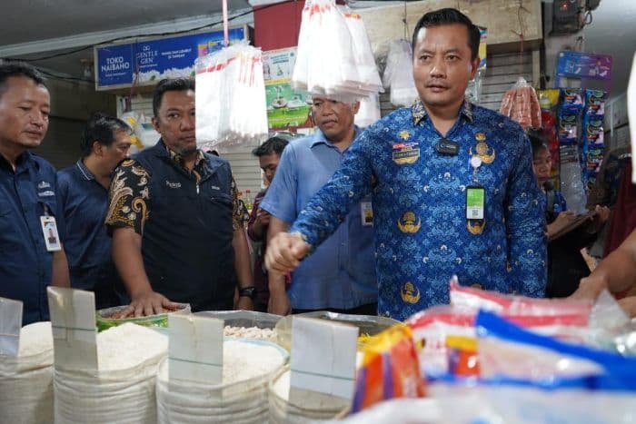 dinas_ketapang_medan_temukan_banyak_beras_quality_premium_tak_sesuai_standar