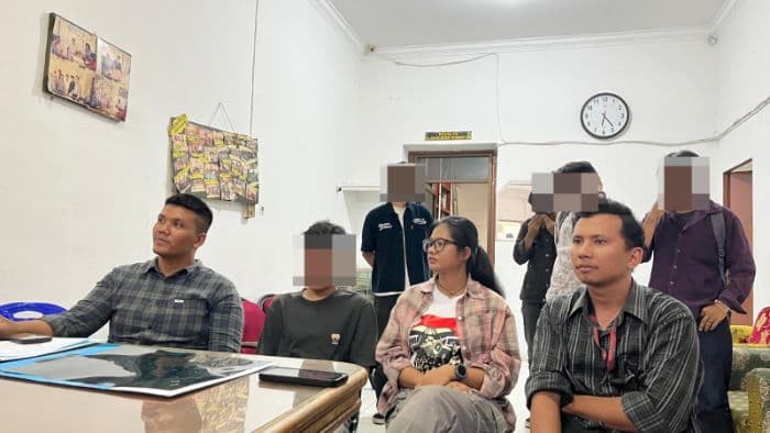 lbh_medan_dan_kontras_sambangi_polda_sumut_laporkan_anggota_polisi_buntut_penganiayaan_demonstran
