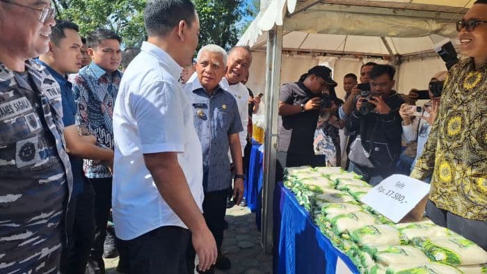 pemprov_sumut_gelar_gerakan_pangan_murah_di_394_titik_salurkan_1483_ton_beras