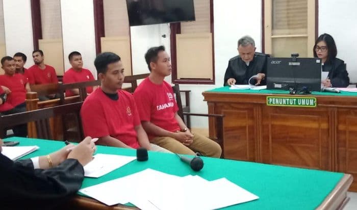 dua_satpam_dred_ktv_dituntut_11_bulan_penjara_karena_halangi_polisi