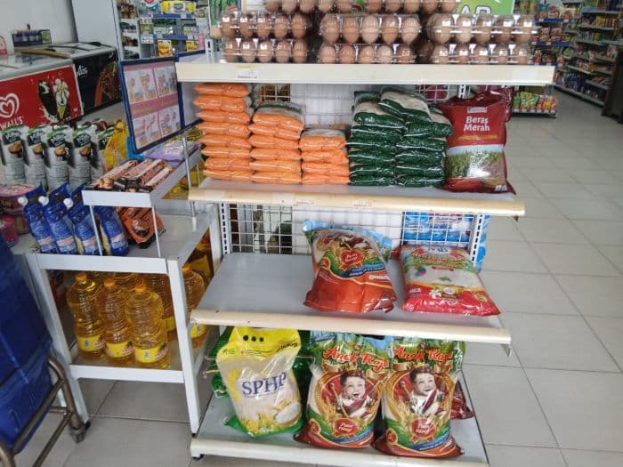 harga_beras_sphp_di_siantar_bervariasi_bulog_pastikan_tak_melebihi_het_rp13100