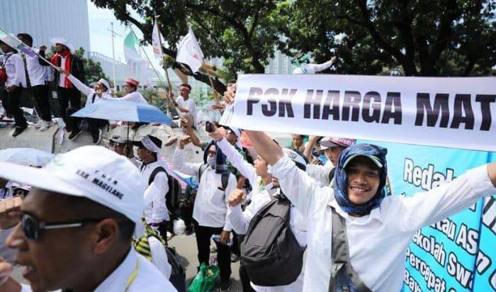 juri_ardiantoro_terima_guru_madrasah_janji_sampaikan_aspirasi_ke_presiden