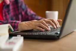 lazada_ajak_wartawan_angkat_ekosistem_ekonomi_digital_indonesia_lewat_lomba_tulis