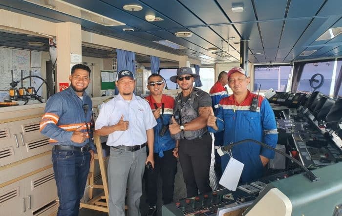 perjuangan_pelaut_pertamina_antarkan_lpg_untuk_negeri_dihantam_ombak_hingga_bertemu_perompak_