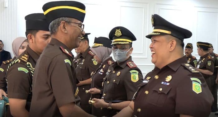 resmi_dilantik_jadi_kabag_tu_kejati_sumbar_muhammad_husairi_janji_jalankan_amanah_dengan_integritas