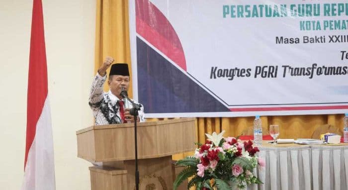 risbon_sinaga_pimpin_pgri_pematangsiantar_fokus_tingkatkan_kualitas_dan_perlindungan_guru