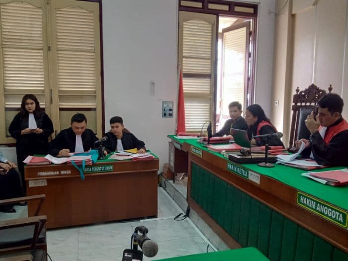 jaksa_terima_pegawai_bri_divonis_6_tahun_penjara_kasus_rampok_uang_nasabah_rp5_miliar_