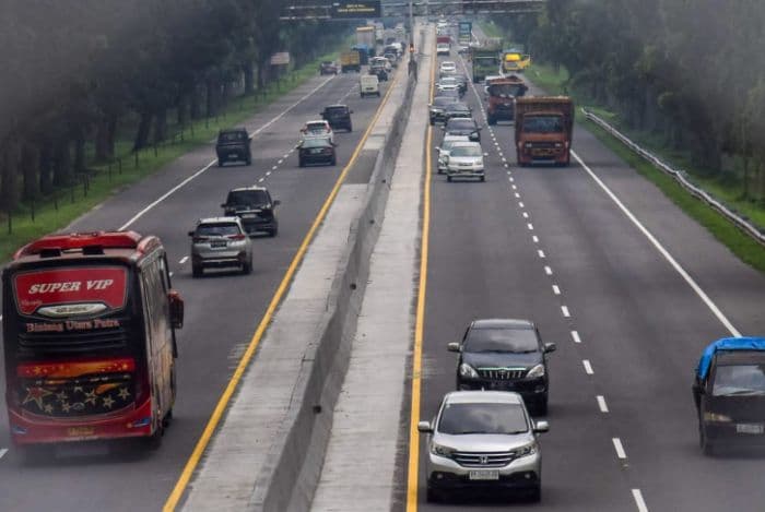 ribuan_kendaraan_melintasi_tol_kutepat_saat_libur_imlek