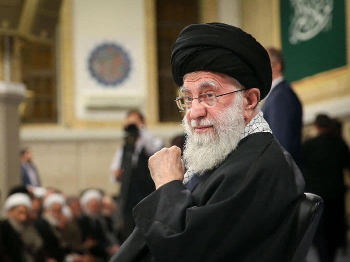 trump_ancam_bom_iran_khamenei_serangan_balik_akan_lebih_kuat