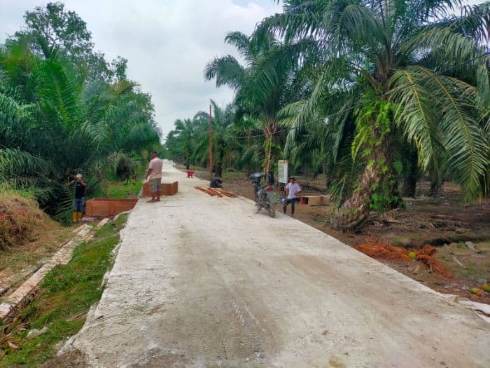 pembangunan_jalan_cor_beton_1226_meter_di_asahan_rampung