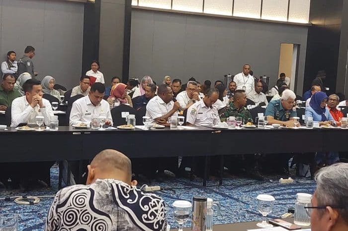 raja_ampat_minta_kewenangan_pengelolaan_hutan_diperluas_konservasi_vs_otonomi_daerah