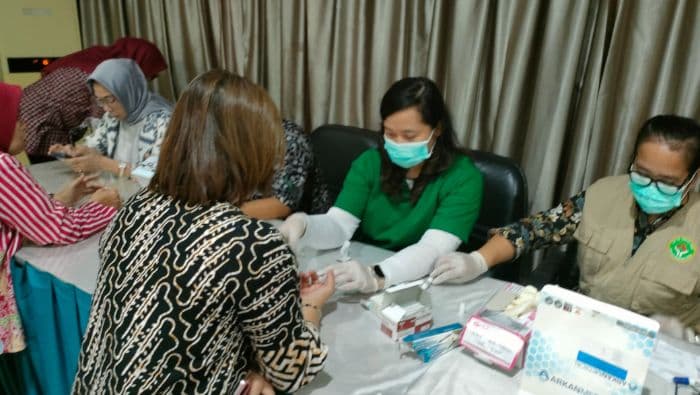 150_orang_di_medan_ikuti_skrining_hepatitis_dan_cek_kesehatan_gratis