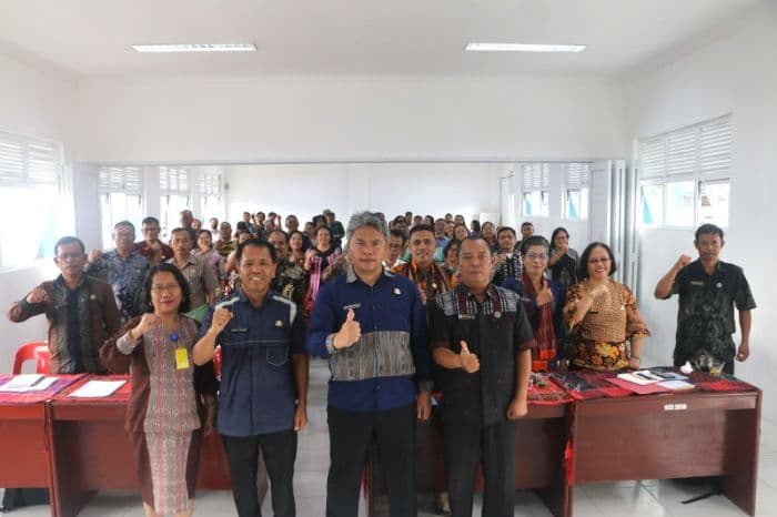 pemkab_taput_dorong_evaluasi_program_pendidikan_dan_penguatan_kelas_unggulan