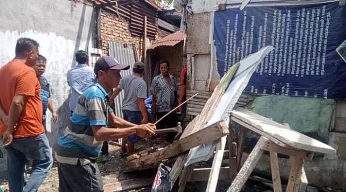 penggerebekan_rumah_pengedar_sabu_warga_tanjung_sari_sempat_diancam_pembeli_