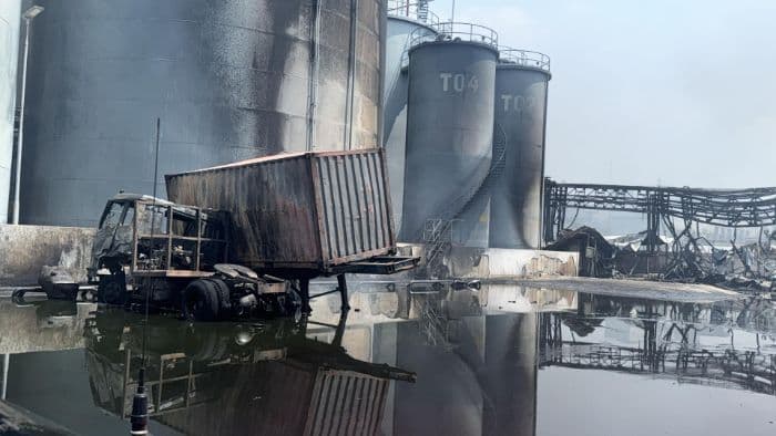 polisi_masih_terus_dalami_penyebab_kebakaran_pabrik_minyak_makan_di_belawan_