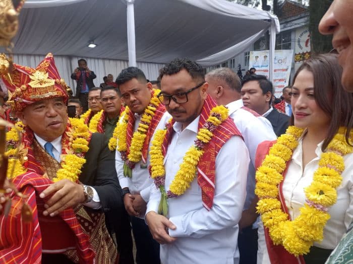 resmi_dibuka_gubernur_bobby_festival_bunga_dan_buah_di_karo_dihadiri_wamen_giring