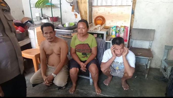 warga_gerebek_rumah_pengedar_narkoba_di_tanjung_sari_istri_akui_suami_jual_sabu