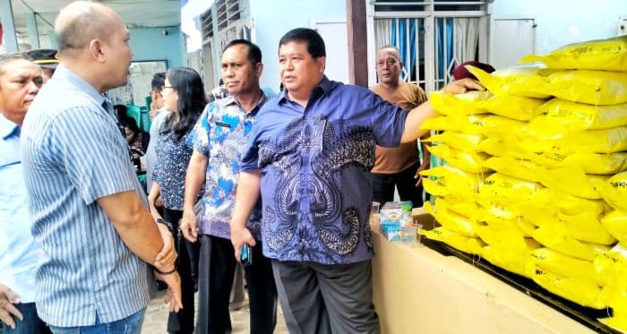 beras_premium_disalurkan_ke_32_kecamatan_di_simalungun