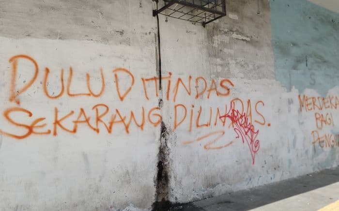 coretan_vandalisme_bermunculan_di_medan_usai_demo_ini_tanggapan_pengamat_sosial