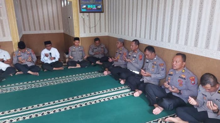 polres_labusel_gelar_doa_bersama_damai_indonesiaku_untuk_indonesia_aman