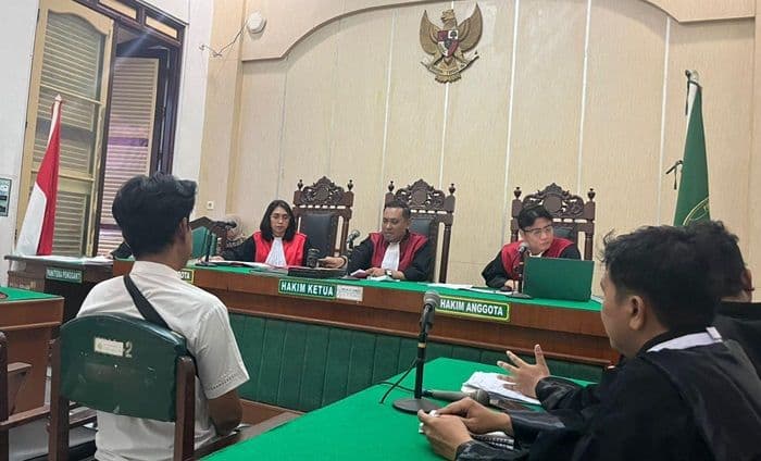 didakwa_aniaya_anak_di_bawah_umur_edwin_gunawan_tak_ditahan_sejak_awal_kasus