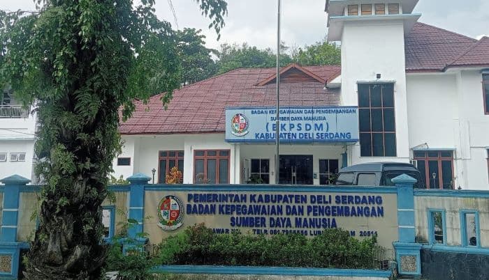 kendala_teknis_penyerahan_sk_4000_pppk_paruh_waktu_deli_serdang_ditunda