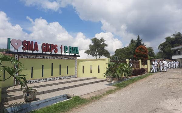 100_siswa_smk_swasta_gkps_1_raya_ikuti_snpmb_2024