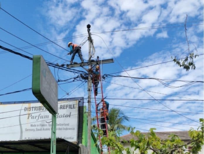 1088_gardu_distribusi_listrik_terganggu_akibat_diterjang_puting_beliung_pln_up3_pematang_siantar_lakukan_pemulihan