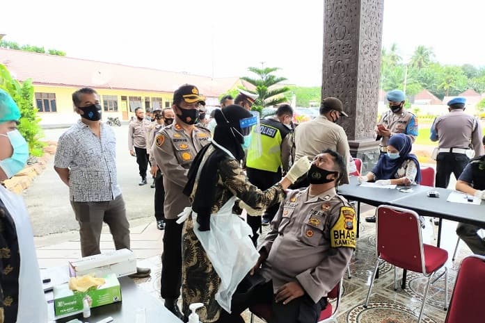 108_personil_polres_batu_bara_bko_pilkada_jalani_swab_test