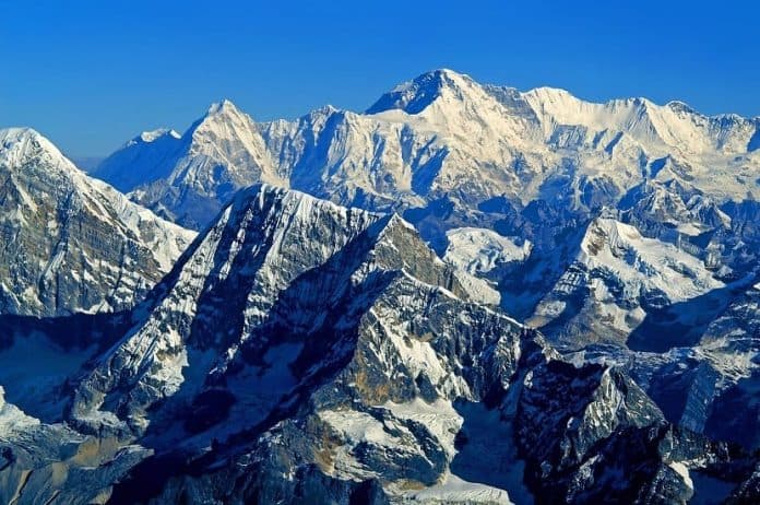 10_orang_pendaki_tewas_dihantam_longsoran_salju_himalaya_india