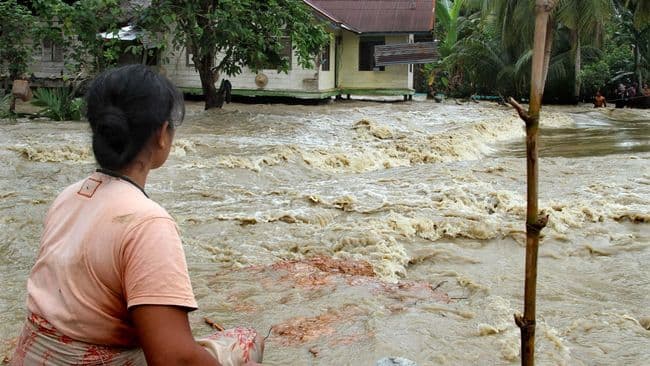 1193_rumah_di_aceh_besar_terendam_banjir_satu_balita_tewas_terseret_arus_air