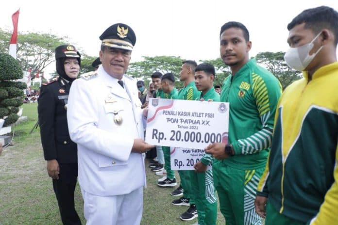 12_atlet_asahan_terima_penali_kasih_di_hari_kemerdekaan